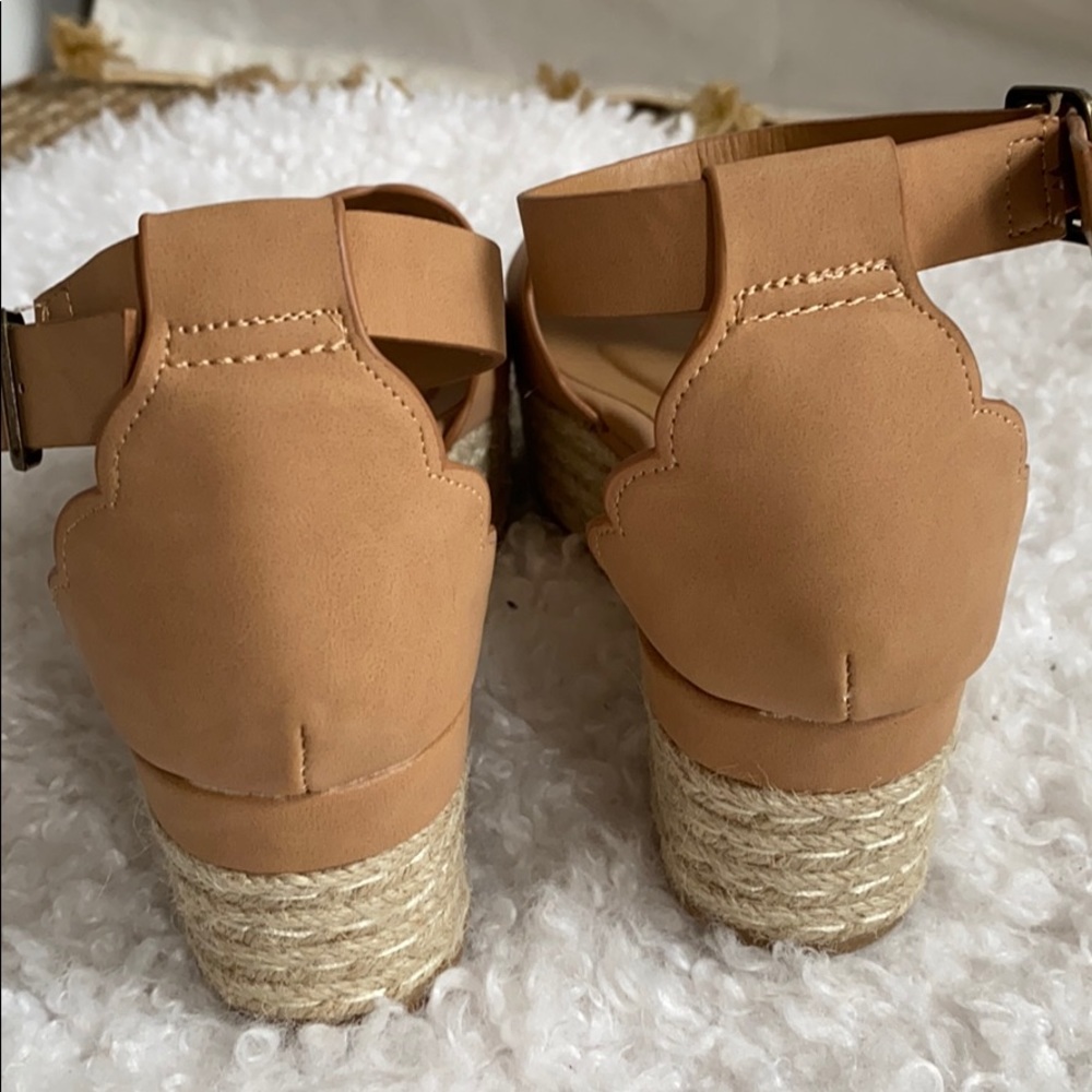 BAMBOO Platform Scalloped Espadrilles NWOT 7 - Picture 4 of 5